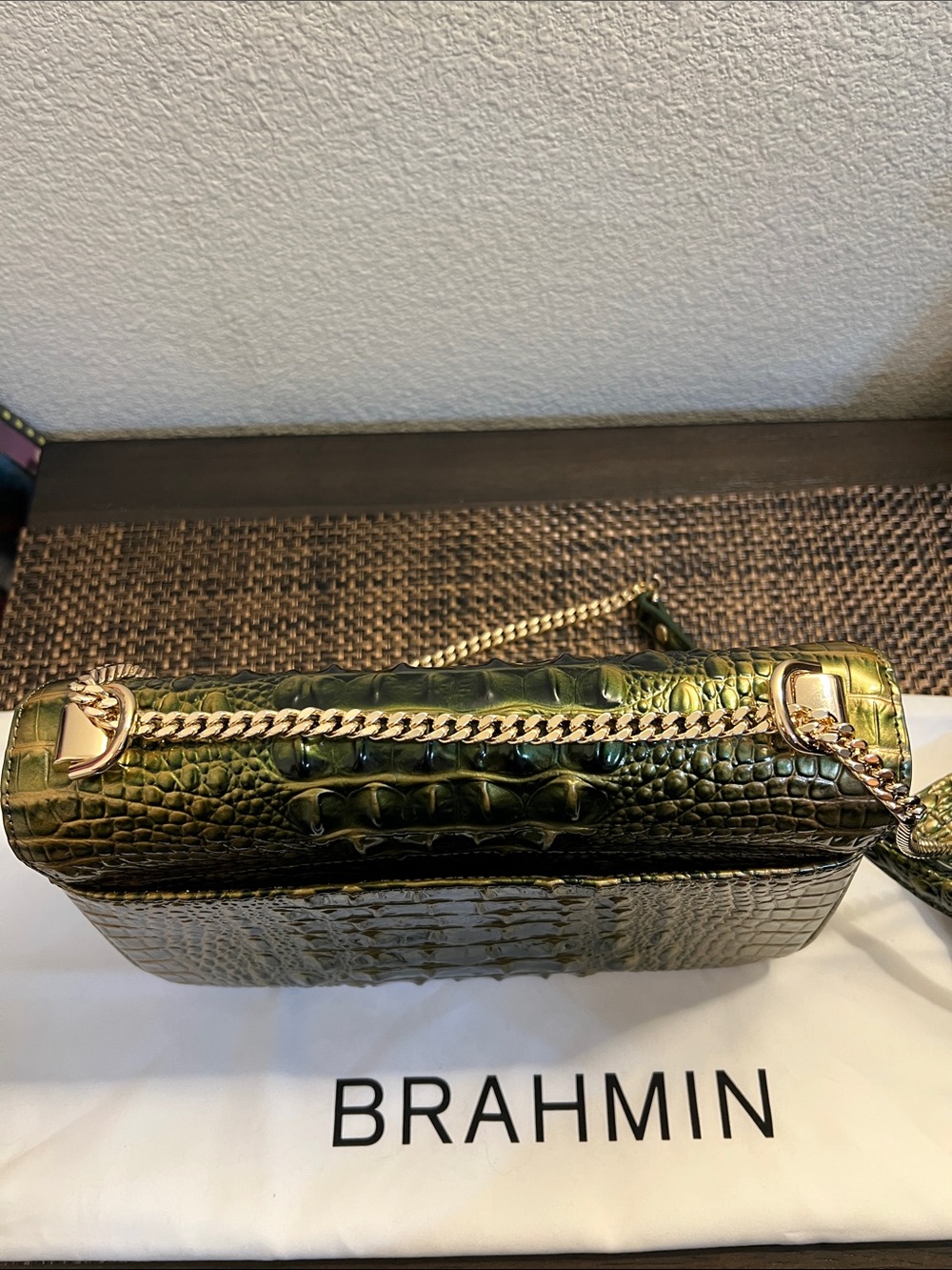 Brahmin Olive Green Croc-Embossed Leather Crossbody with Gold Chain and Wallet - Picture 5 of 12